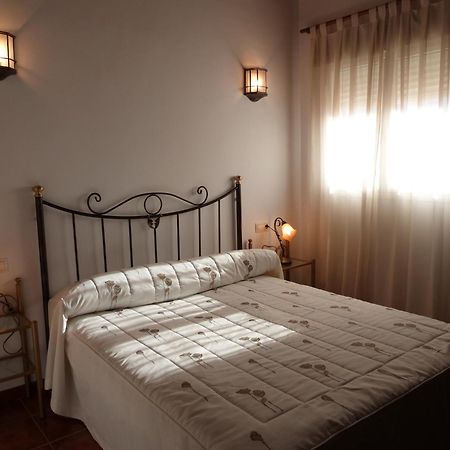 Hostal Restaurante Las Canteras Pedrera ภายนอก รูปภาพ