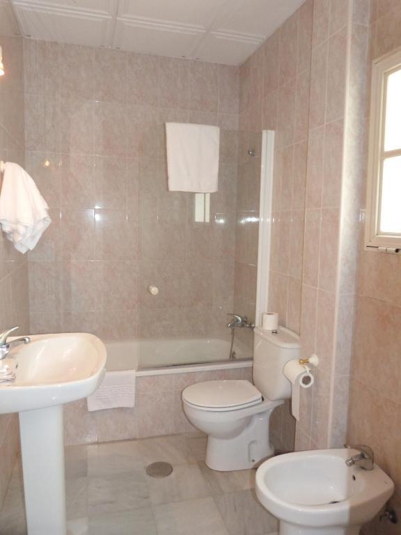 Hostal Restaurante Las Canteras Pedrera ห้อง รูปภาพ
